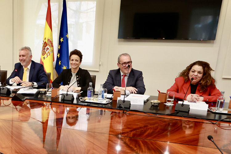 cristina-perez-reunion-ministro-torres-delegaciones-gobierno