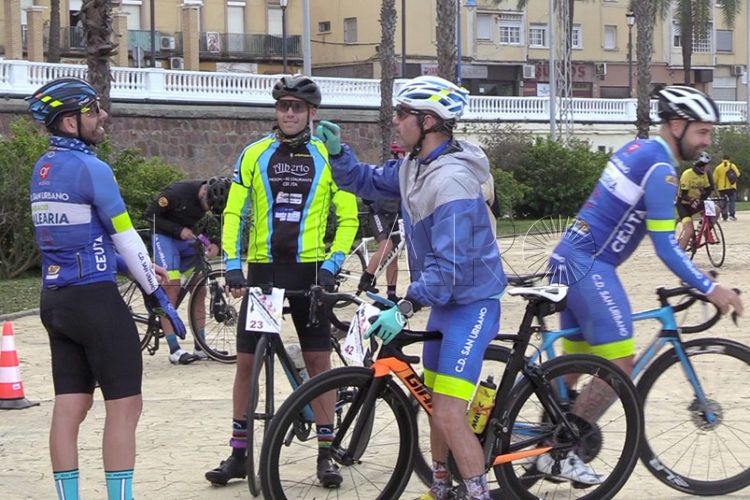 cronoescalada-a-por-pavo-suspendida