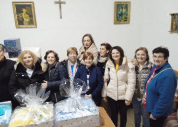 tejiendo-corazon-canastilla-solidaria-adoratrices-proyecto-azalea-13