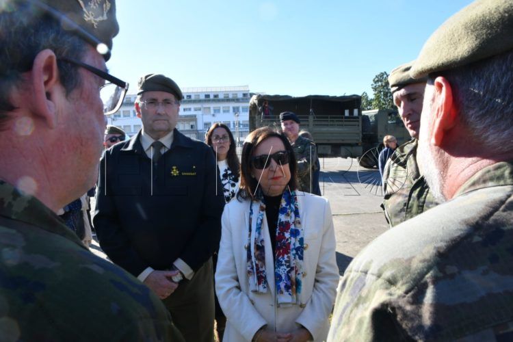 visita-ministra-defensa-margarita-robles-12