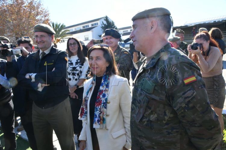 visita-ministra-defensa-margarita-robles-21
