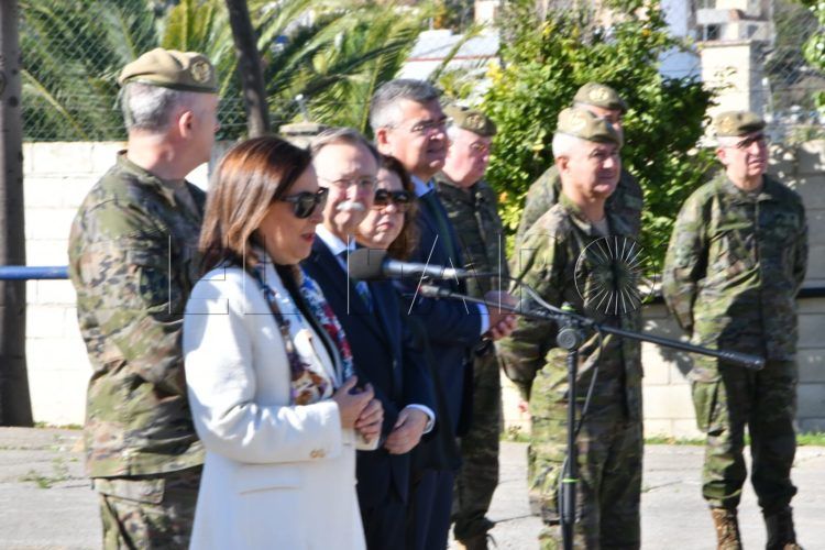 visita-ministra-defensa-margarita-robles-40