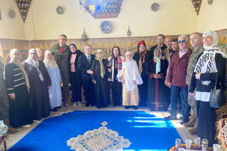 visita-ministra-margarita-robles-viudas-regulares-2