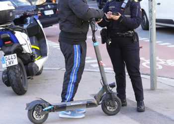 comprar-patinete-electrico-nueva-normativa-placa