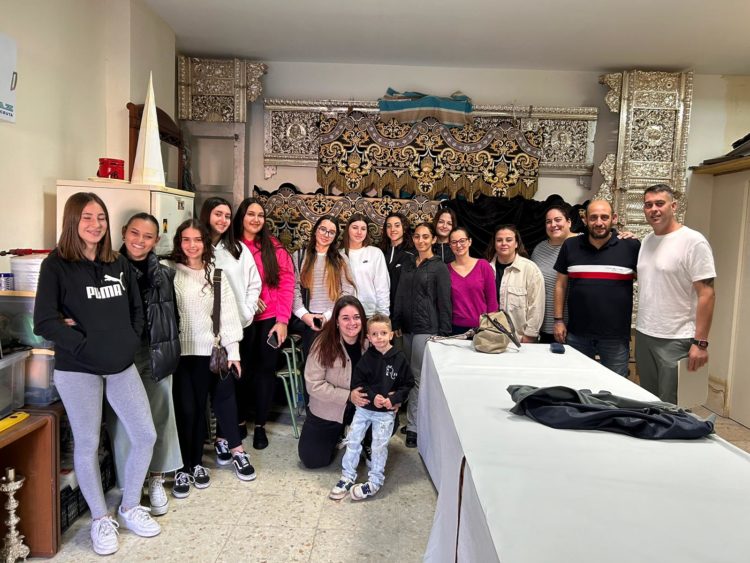 hermandad-santo-entierro-busca-costaleras-primer-ensayo-1