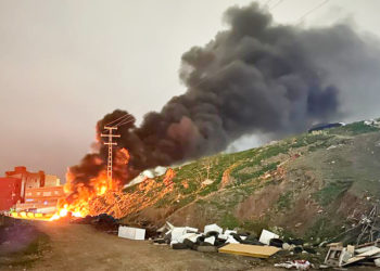 incendio-neumaticos-chatarra-arcos-quebrados-policia-local-1