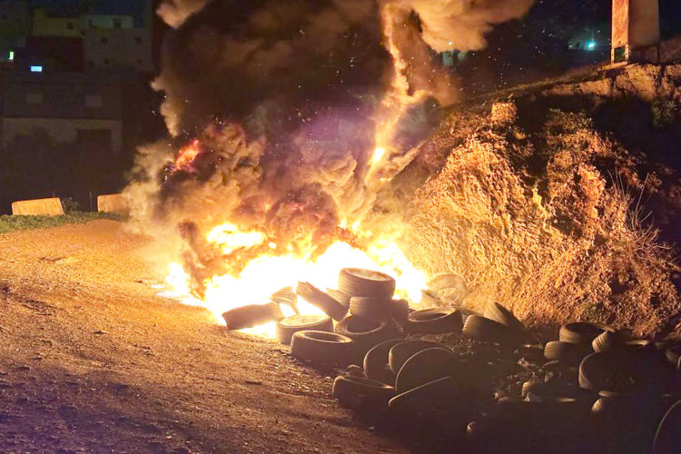 incendio-neumaticos-chatarra-arcos-quebrados-policia-local-2