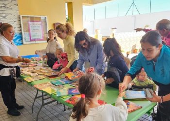 mercadillo-solidario-libros-colegio-mare-nostrum-2