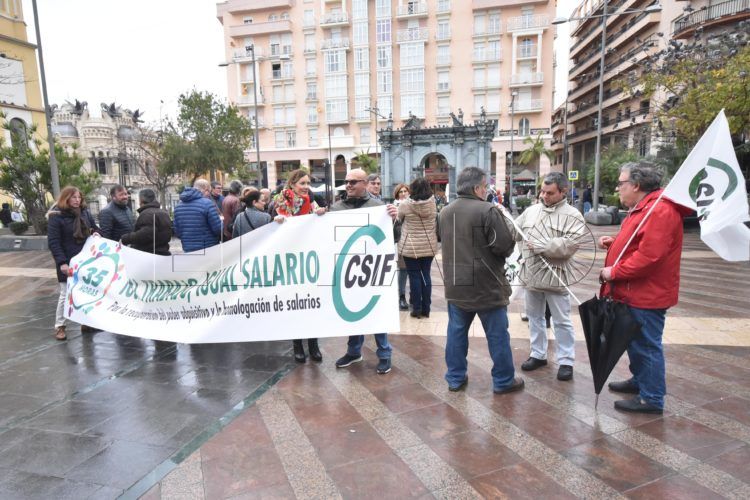 mianifestacion-representantes-csif-ceuta