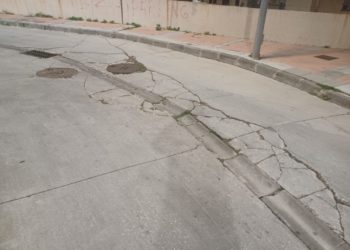 quejas-dejadez-abandono-barriada-casas-nuevas-004