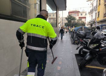 trabajador-trace-espalda