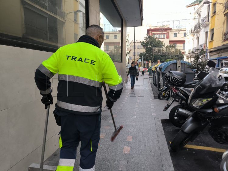 trabajador-trace-espalda