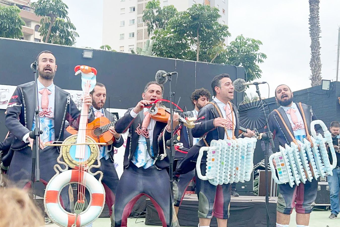 actuacion-chirigota-bizcocho-mejillona-carnaval-2024