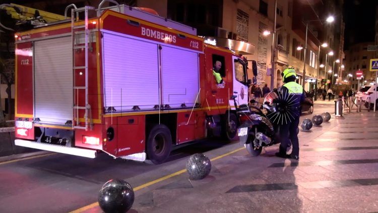 bola-piedra-suelta-plaza-reyes-policia-local-bomberos-3