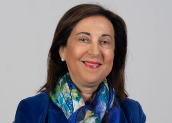 colaboracion-antonio-herrero-andreu-gesto-humano-ministra-margarita-robles-2