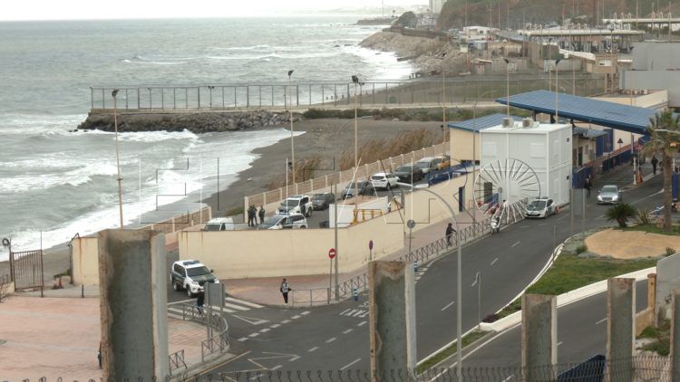 frontera-tarajal-espigon-guardia-civil