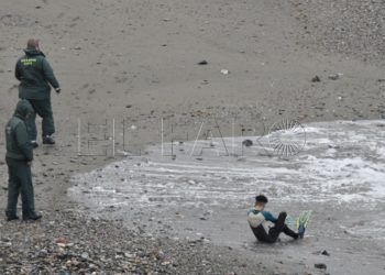 inaccion-marruecos-inmigrantes-cruzan-nado-silencio-oficial-014
