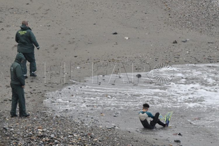 inaccion-marruecos-inmigrantes-cruzan-nado-silencio-oficial-014