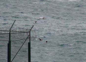 menores-marroquies-llegan-ceuta-benzu-guardia-civil-017