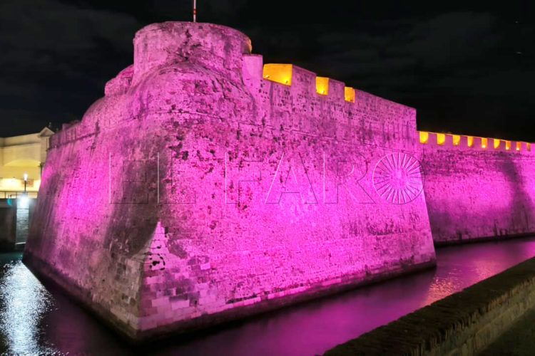 murallas-reales-iluminadas-color-morado