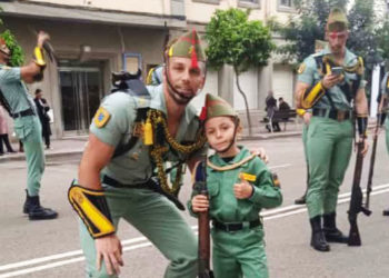 adan-fuentes-nino-legionario-desfile-lunes-santo-algeciras-2