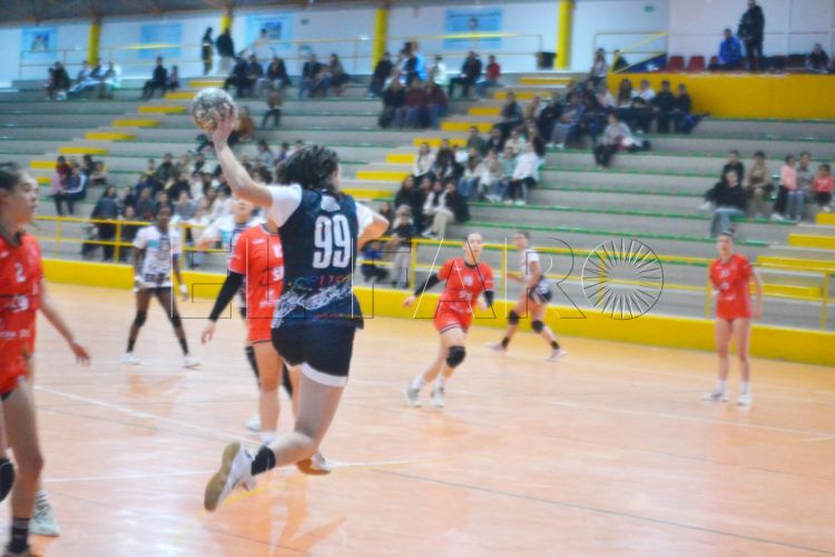 balonmano-estudiantes-sucumbe-lider-adesal-cordoba