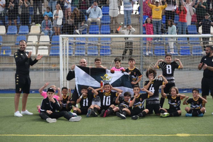 equipo-benjamin-ceuta-campeon-copa-plata-torneo-futbol-vera-10