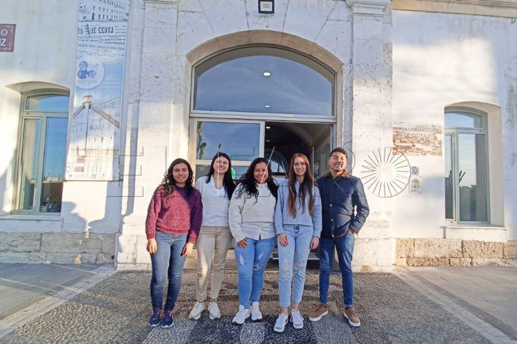 estudiantes-colombia-ecuador-mexico-estudian-master-campus-ceuta