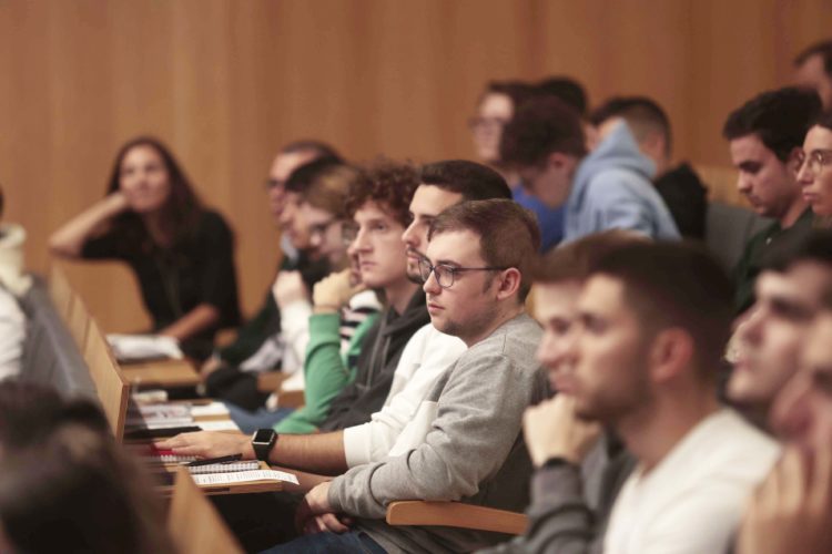 estudiantes-ingenieria-completan-formacion-catedra-fundacion-cepsa