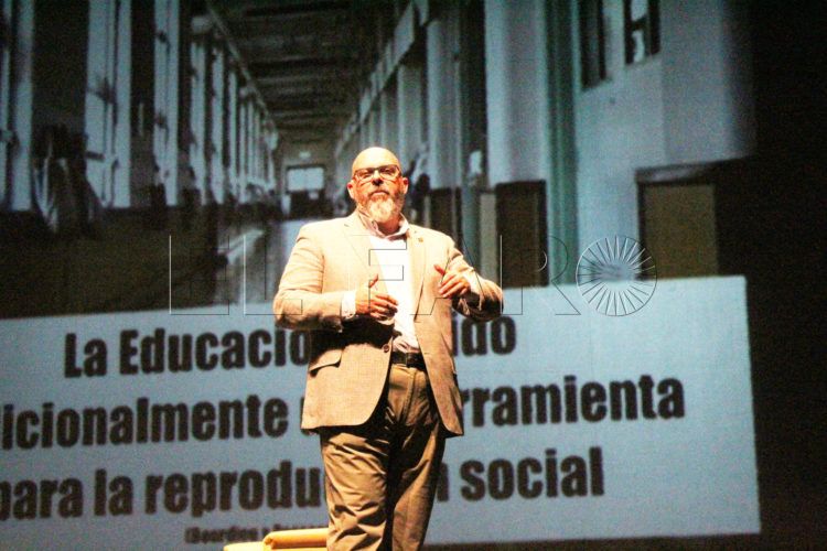 fernando-trujillo-profesor