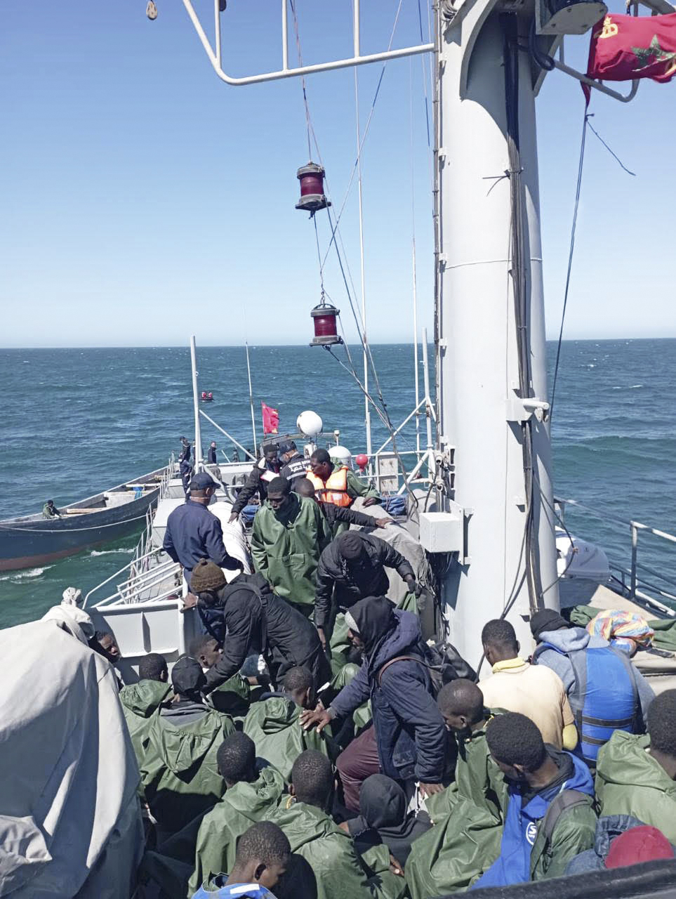 marina-real-marroqui-rescate-inmigrantes-1