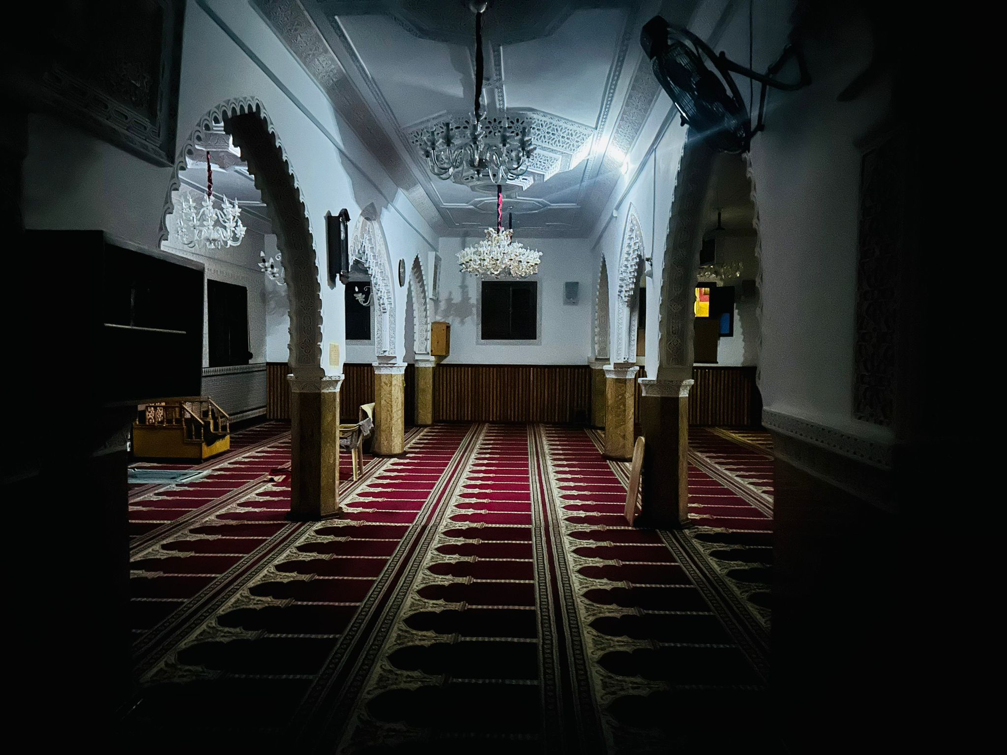 mezquita-principe-sin-luz-oscuras