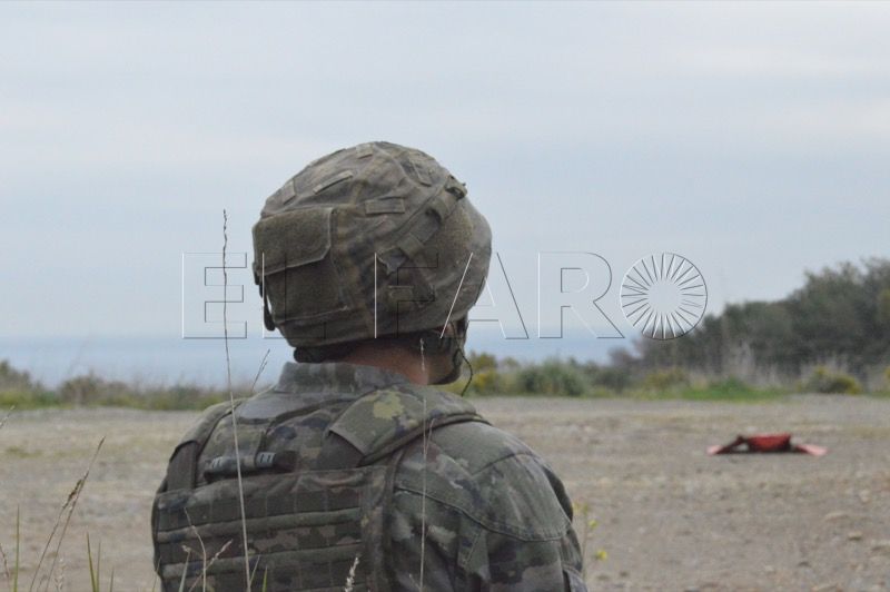 militares militar-espalda