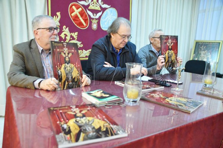 presentacion-revista-cruz-guia-semana-santa-4