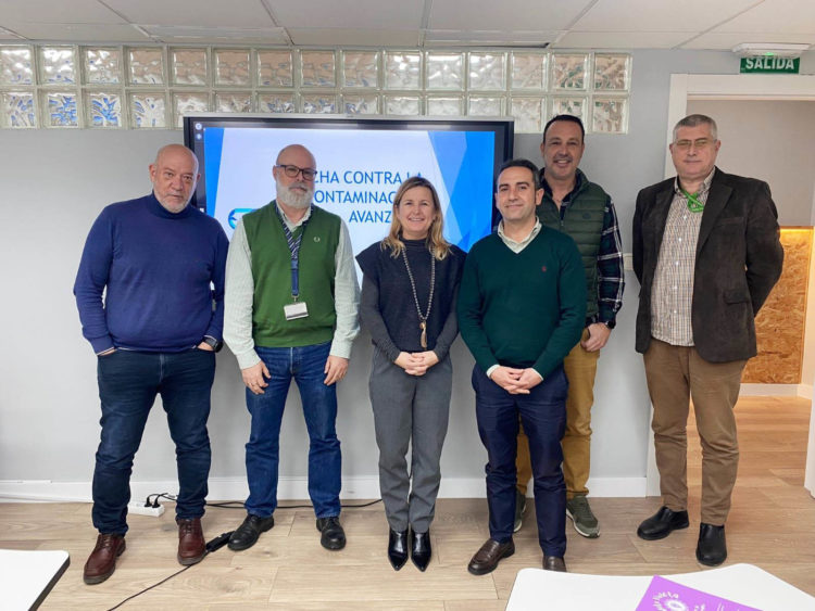 puerto-refuerza-formacion-contener-vertidos-mar