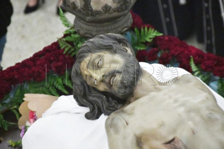 santo-entierro-estacion-penitencia-silencio-semana-santa-2024-002