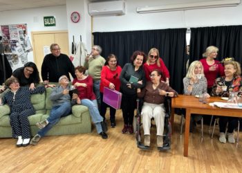 cam-celebra-aniversario-teatro-farsa-humor-negro-001