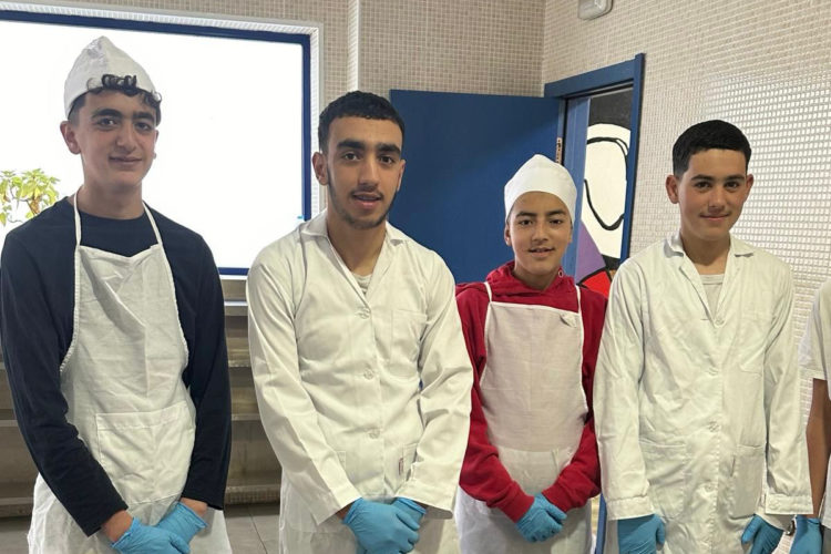 menores-centro-esperanza-dulces-ramadan-1