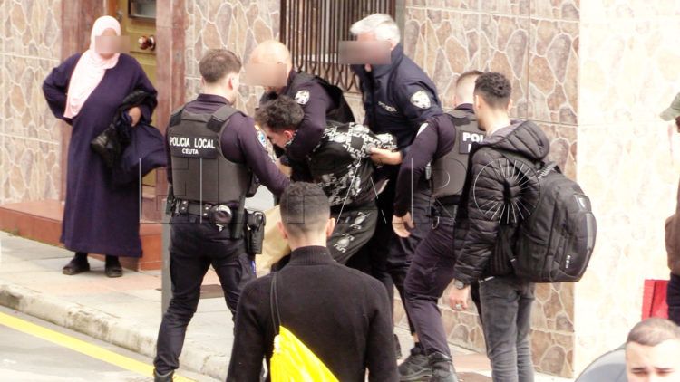 prision-golpear-policia-local-sidi-embarek