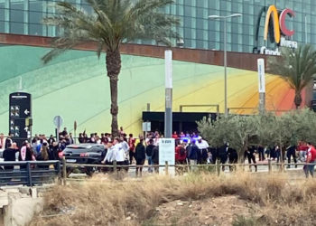 recibimiento-aficionados-ceuta-murcia-insultos-1