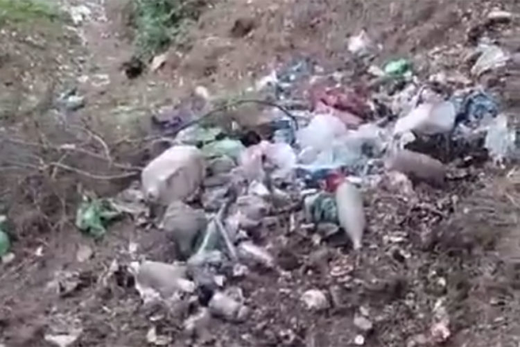 senderistas-indignados-basura-bonito-horroroso-monte-hacho