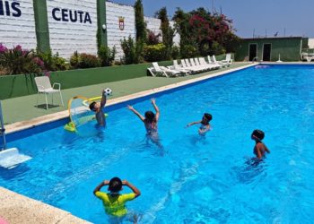 campamentos-tenis-natacion-verano-003