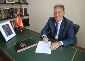 enrique-roviralta-reelegido-presidente-colegio-medicos-ceuta-1