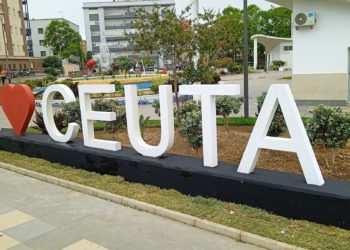 letrero-eslogan-love-ceuta-plaza-victimas-terrorismo-hadu-estadio-alfonso-murube-2