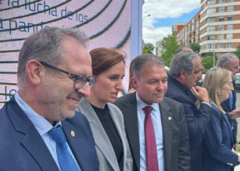ministra-sanidad-monica-garcia-presidente-colegio-medicos-ceuta-enrique-roviralta-1