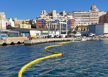 puerto-acota-vertido-no-escape-levante