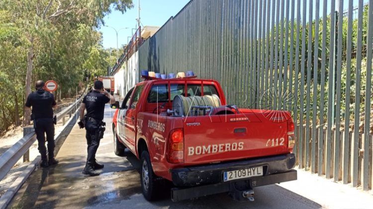 INCENDIO-CETI-BOMBEROS-004