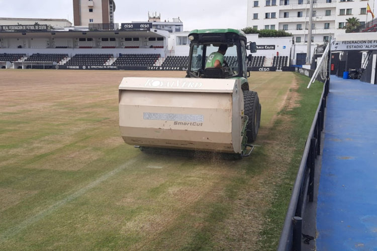 acondicionamiento-mejora-cesped-estadio-alfonso-murube