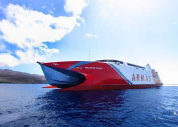 buque-volcan-tagoro-trasmediterranea-islas-canarias