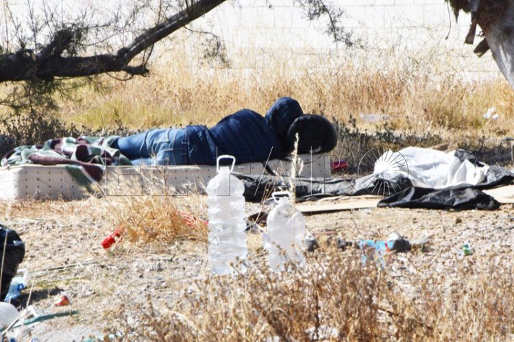 campamento-improvisado-inmigrantes-desaladora